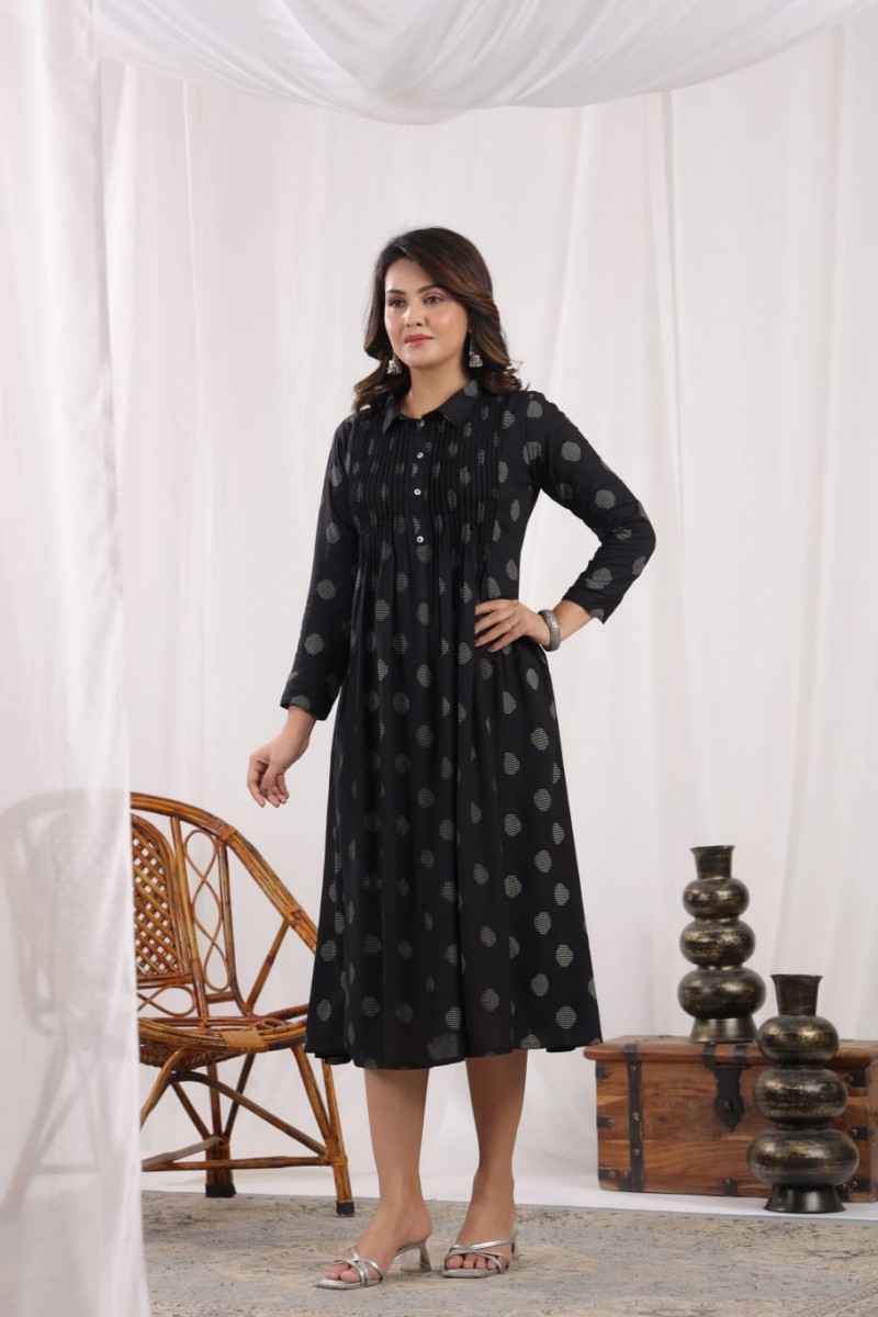 D.No-MD-302 Ladies Wear Cotton Straight Cut Combo Size Set Kurtis Designs